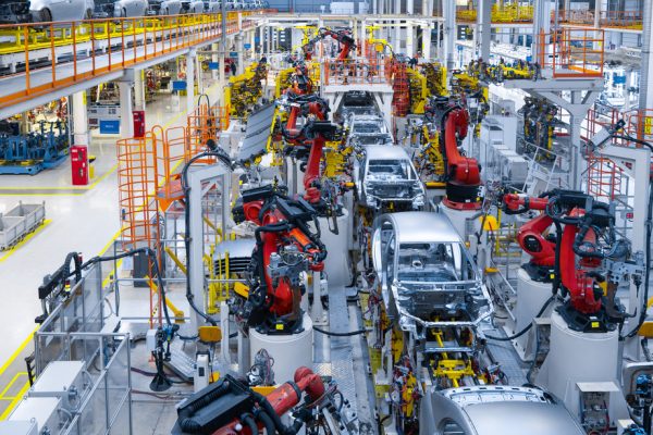assembly-line-production-new-car-automated-welding-car-body-production-line-robotic-arm-car-production-line-is-working (3)